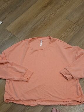 Fabletics Peach Long Sleeve Crewneck Top Cinch String Around Bottom